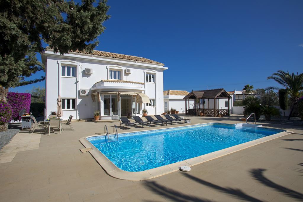 Villa Georgia Pernera Zewnętrze zdjęcie